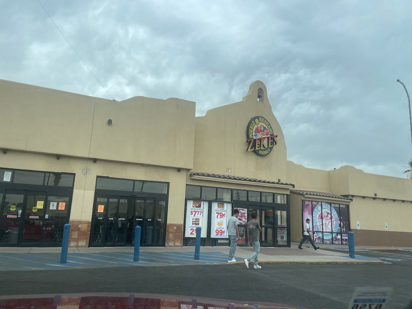 Zeke's Pueblo tu Tienda Mexicana en El Paso Texas